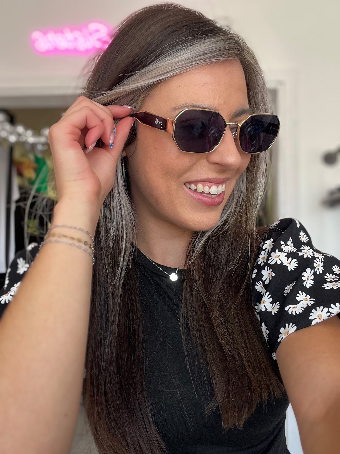 Shady Lady Sunglasses, Black/Gold