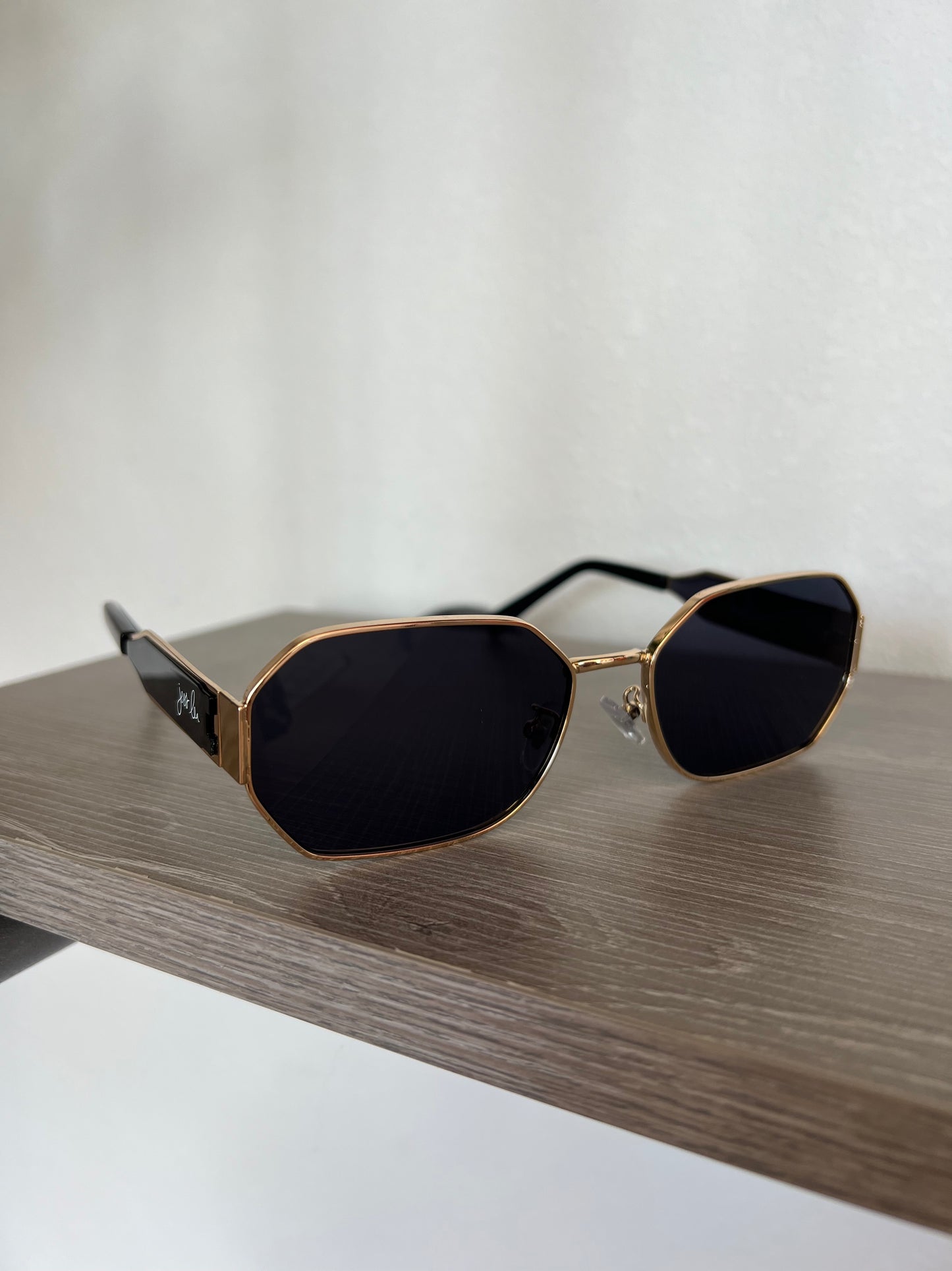 Shady Lady Sunglasses, Black/Gold