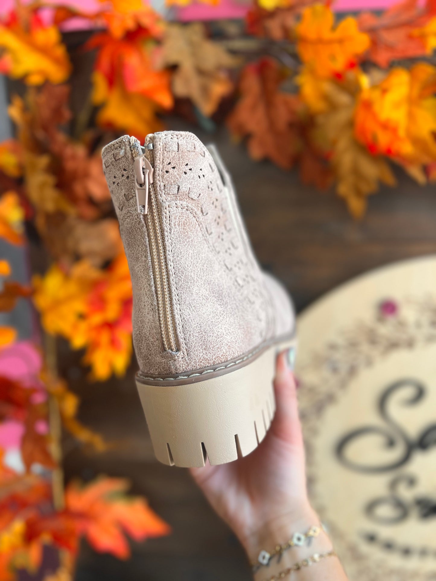 Aryana Boots, Beige