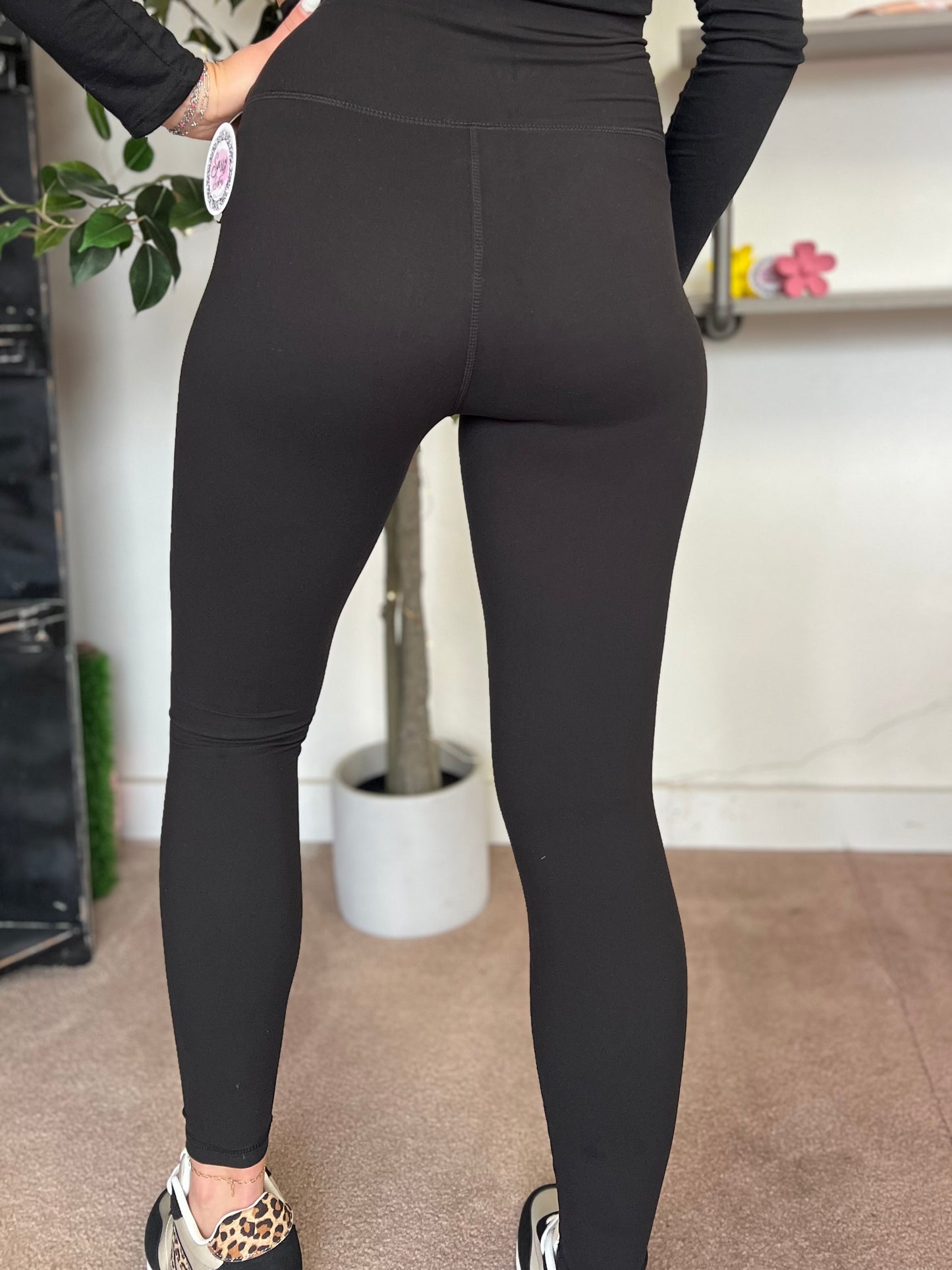 V Waist Leggings, Black
