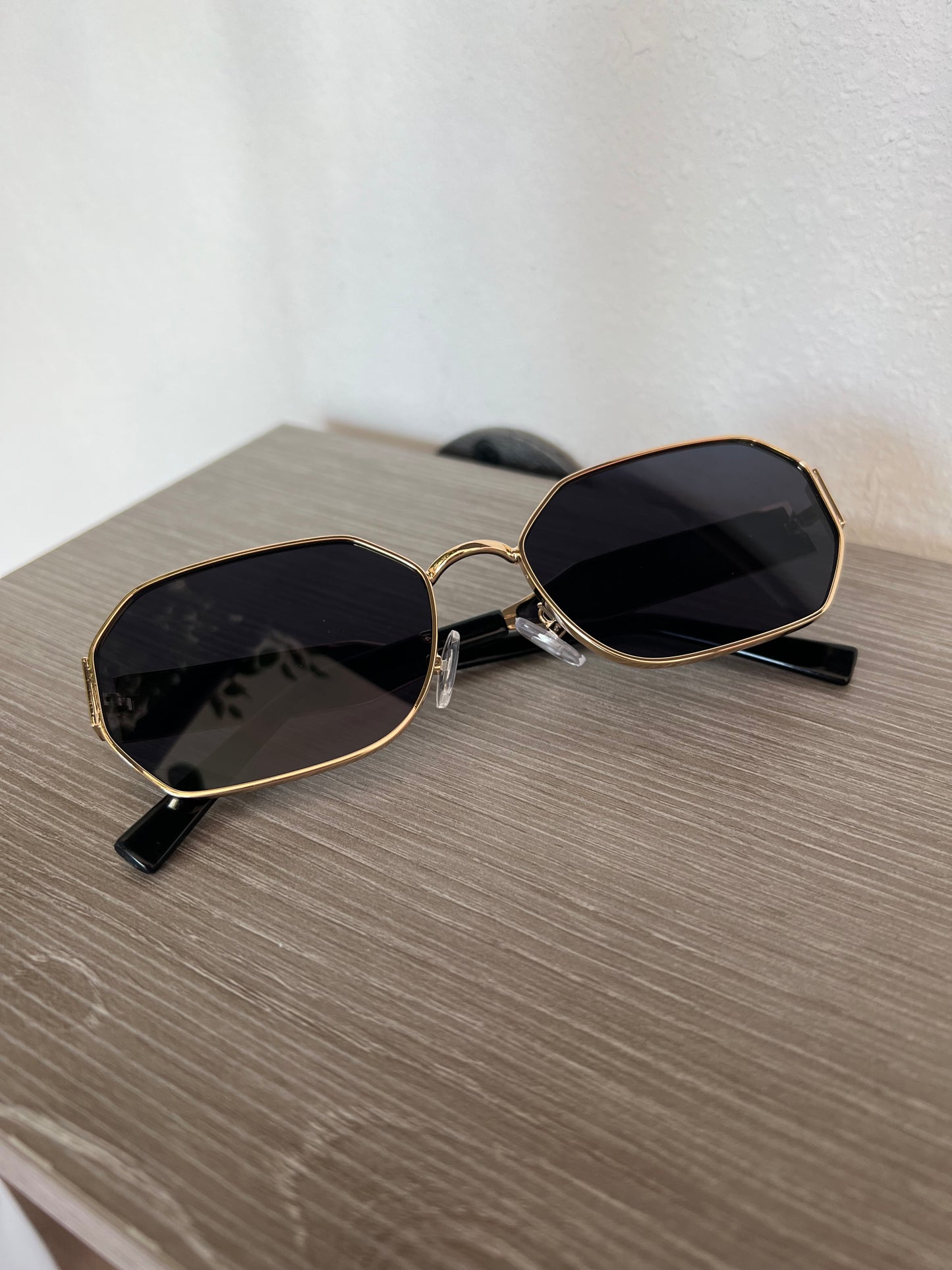Shady Lady Sunglasses, Black/Gold