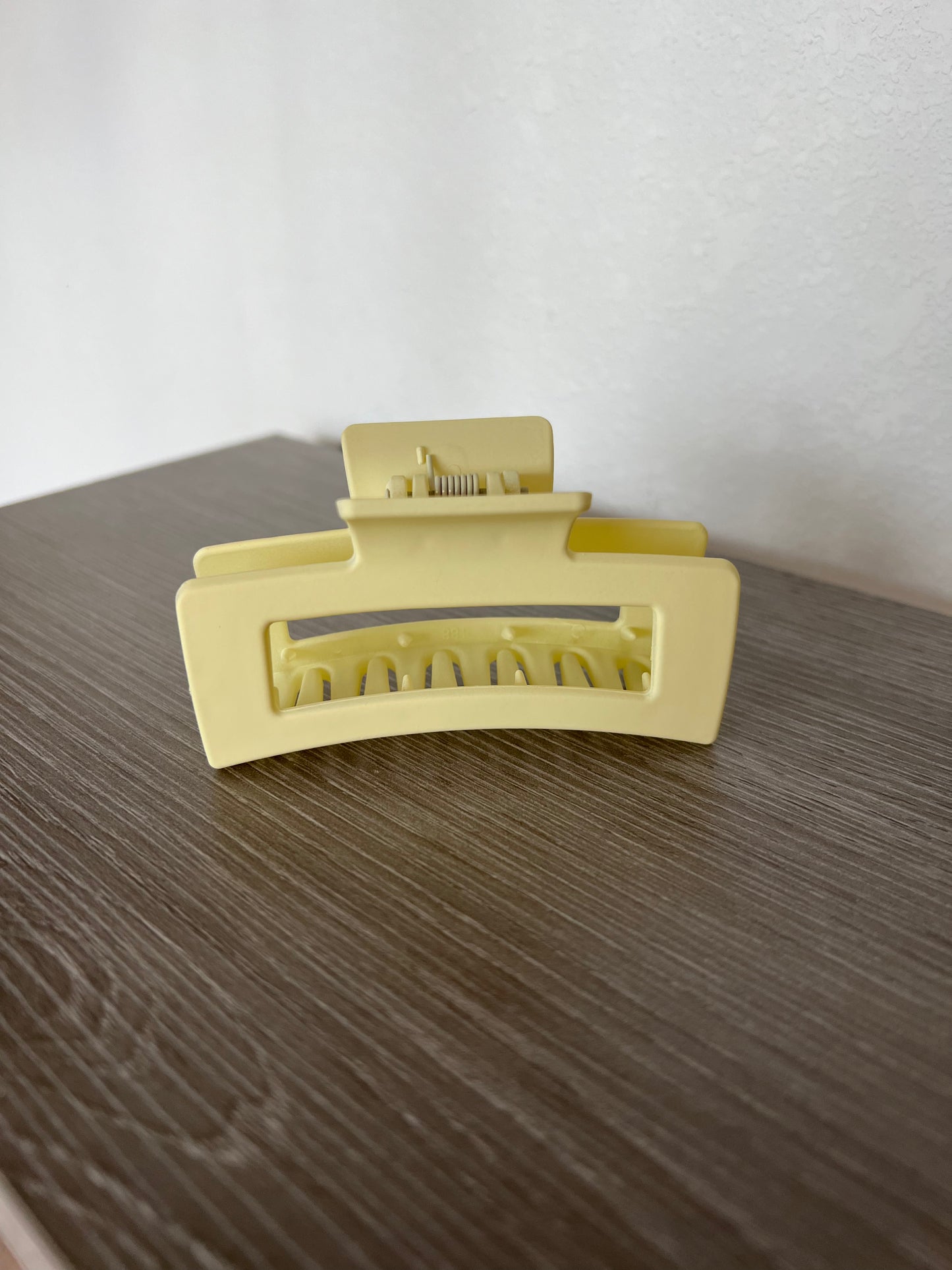 Effortless Hair Clip, Yellow