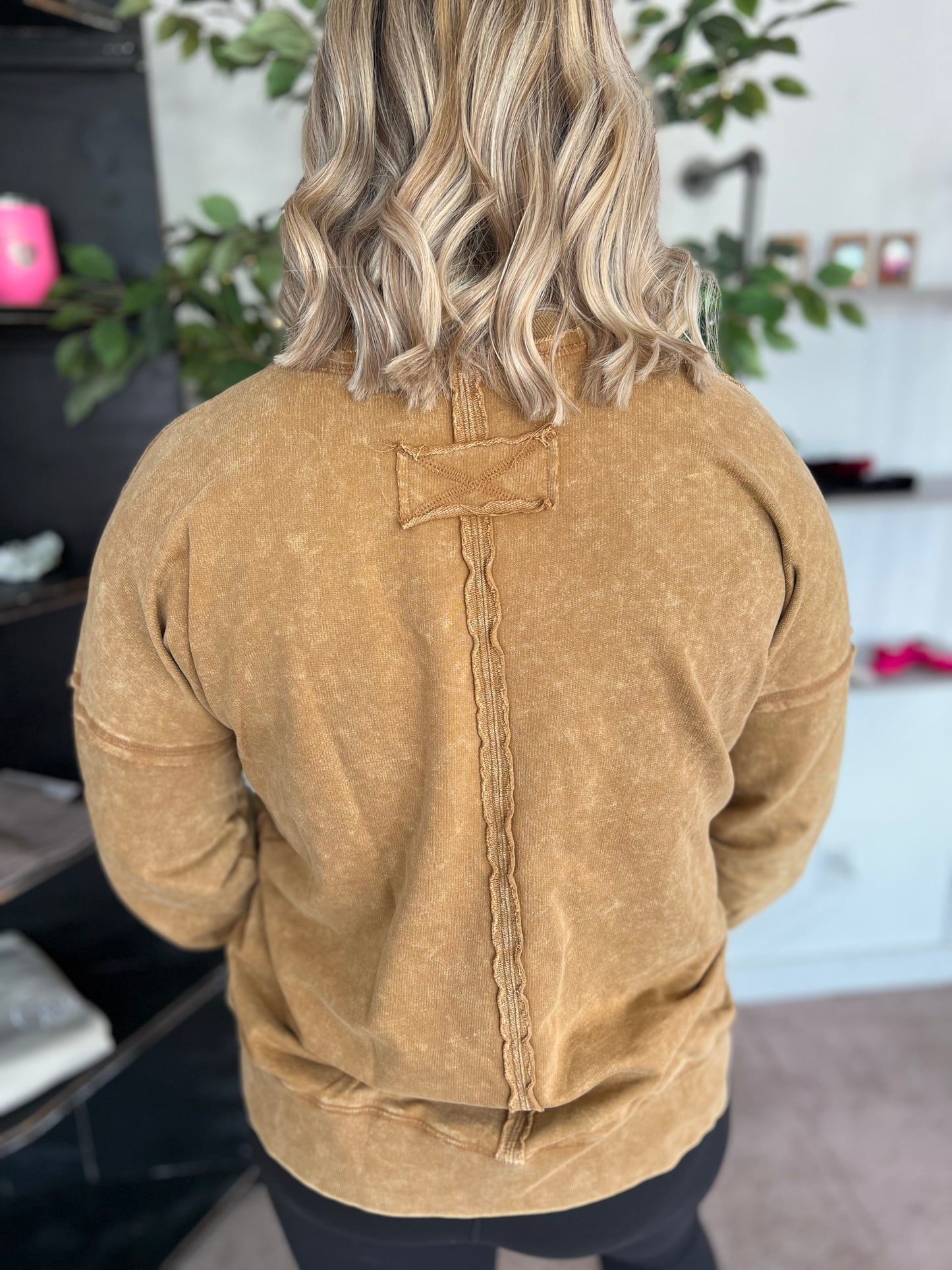 Acid Wash Pullover w/Pocket, Camel