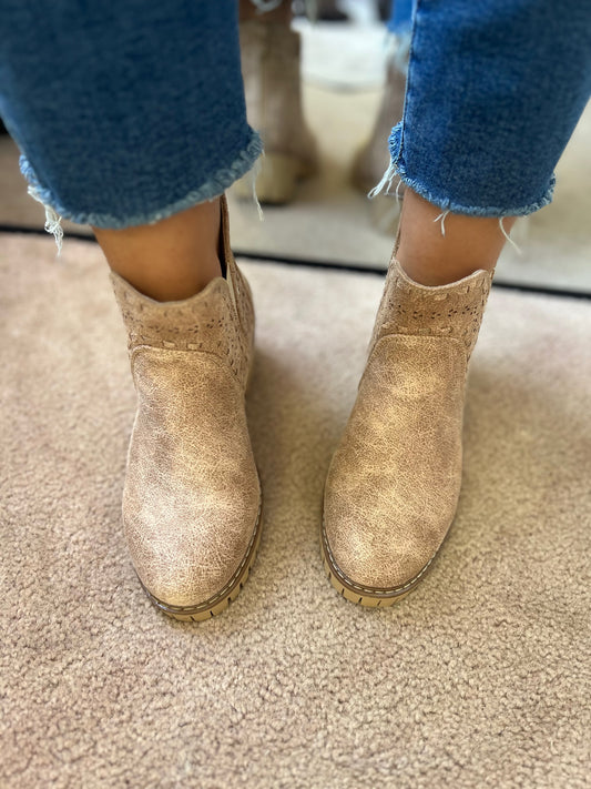 Aryana Boots, Beige
