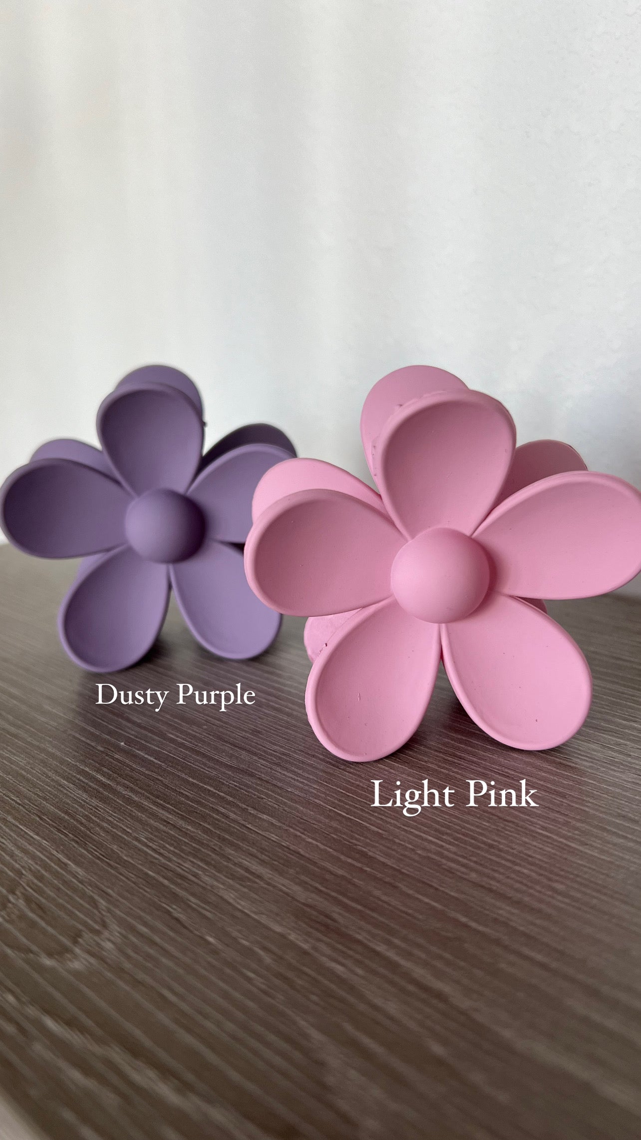Oversized Flower Clip, Light Pink