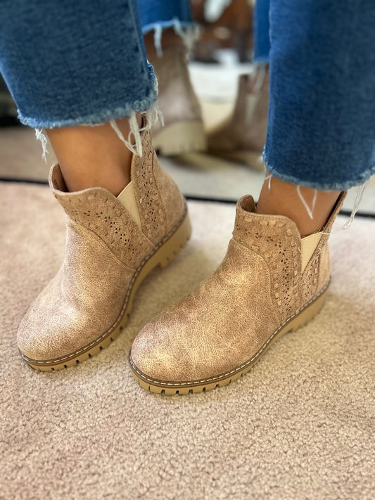 Aryana Boots, Beige