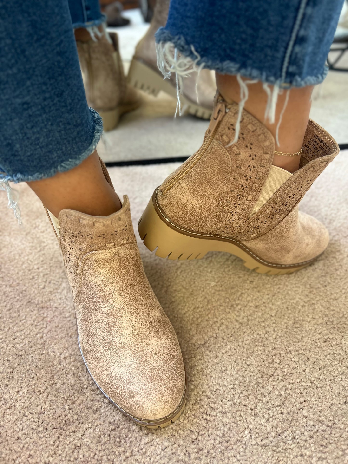 Aryana Boots, Beige