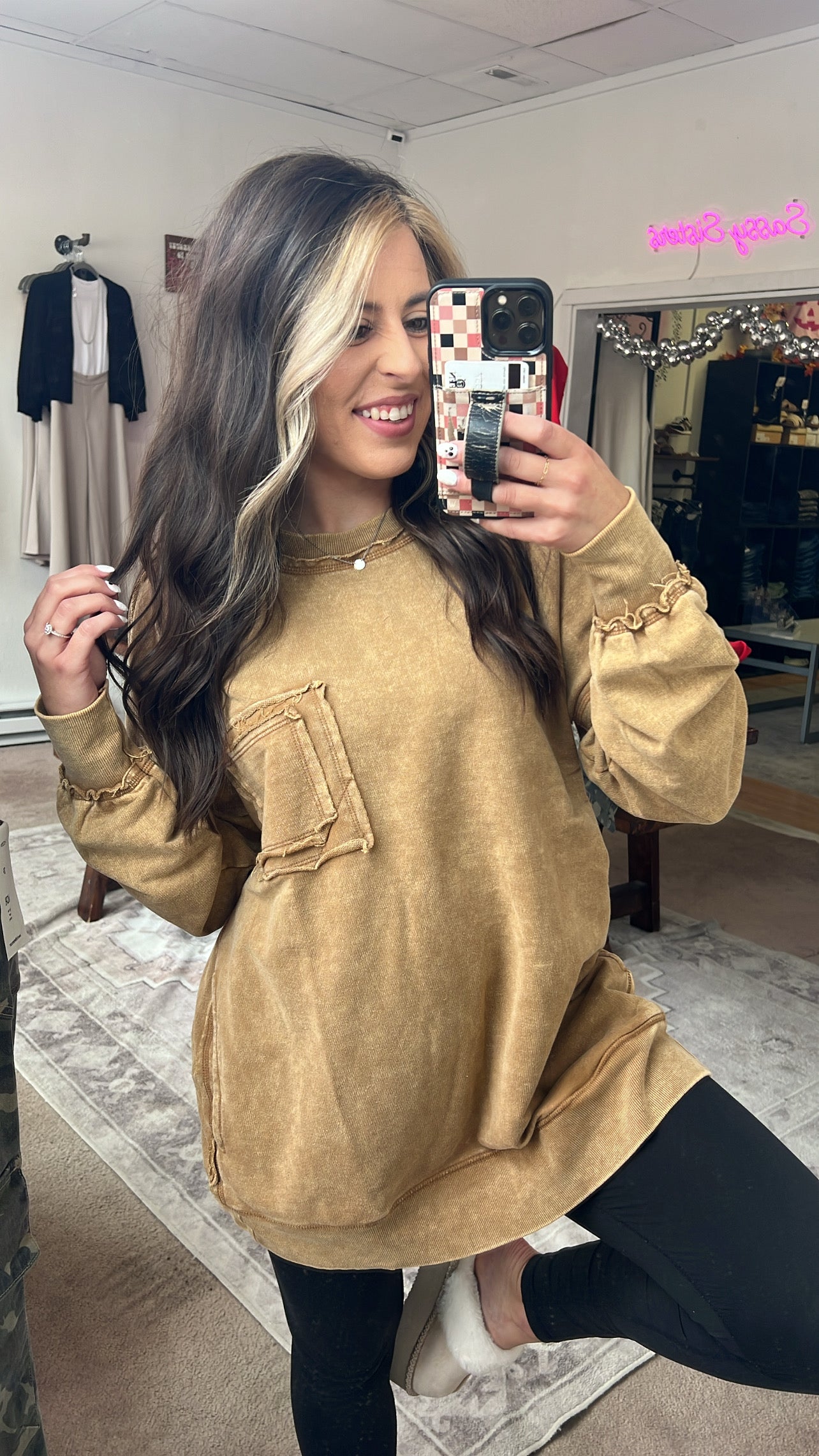 Acid Wash Pullover w/Pocket, Camel